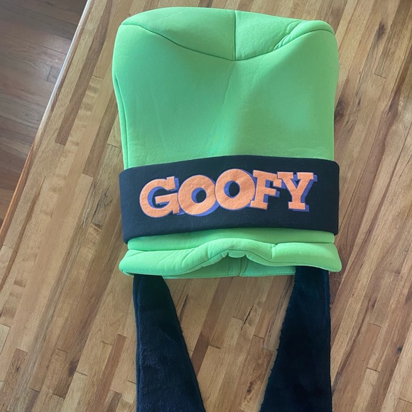 Walt Disney World Disney Parks One Size Fits All Foam Green Goofy Hat w Long Flo - Picture 2 of 6